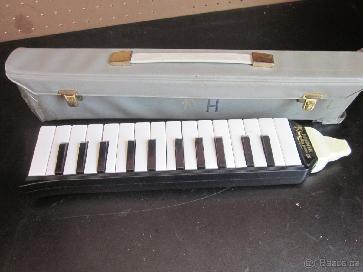 Hohner,piano,melodica 26
