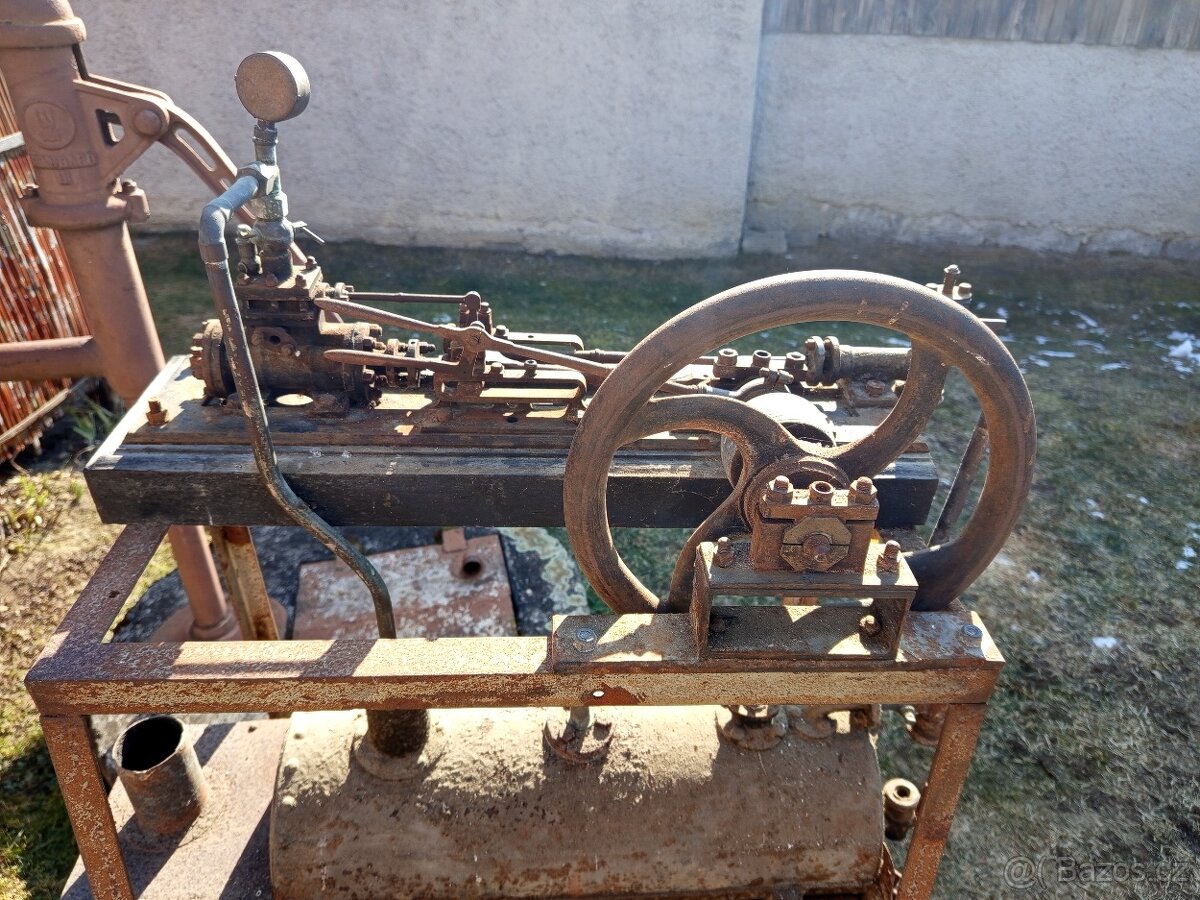 Stabilní motor , parní stroj.