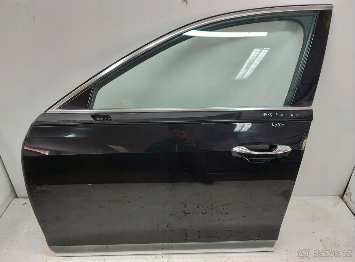 AUDI A8 D5 4N levé přední dveře LY9T