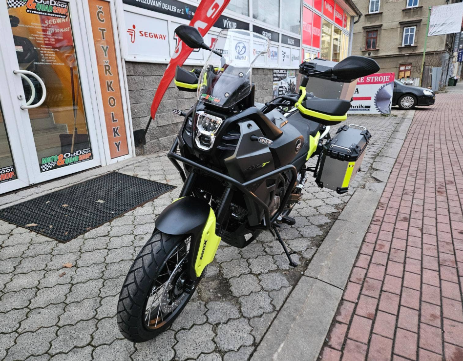 QJ Motor SVT 650 X, KUFRY ZA 5.000 Kč