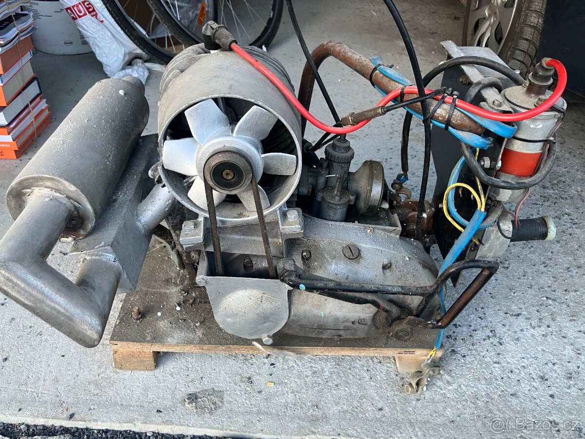 Motor ČZ 175 skútr (prase 12V)