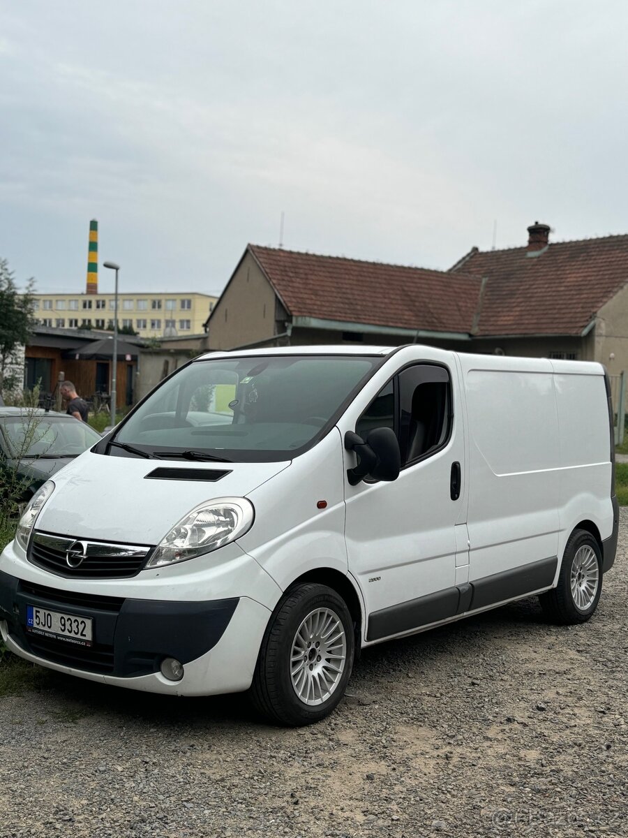 Opel vivaro 2.0 84kw obytná vestavba