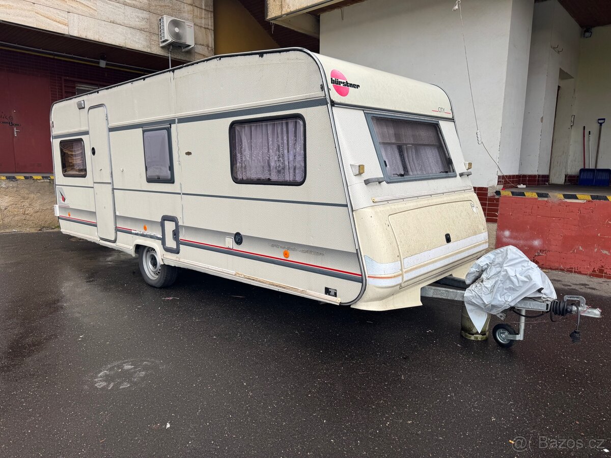 Karavan Burstner G182 -nová STK+SPZ -postele - veliké spaní
