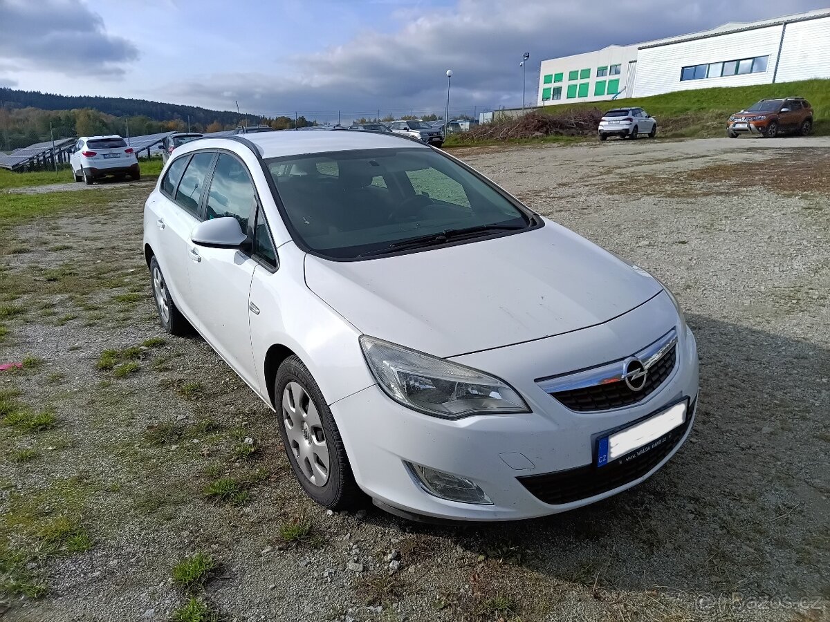 Opel Astra 1.7 CDTI Combi, 2011, 81kW, Klima, Nový DPF