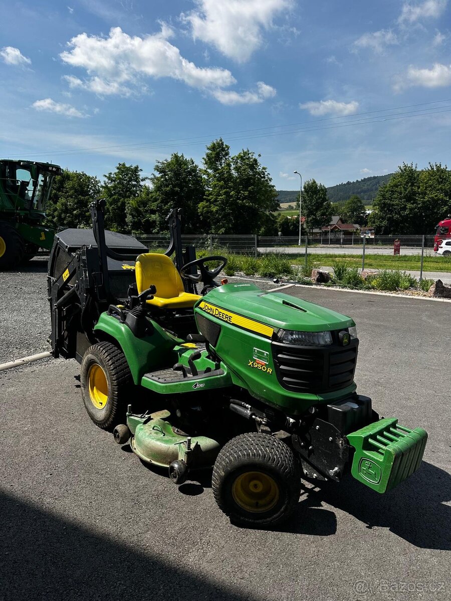 Žací traktor JOHN DEERE X950R