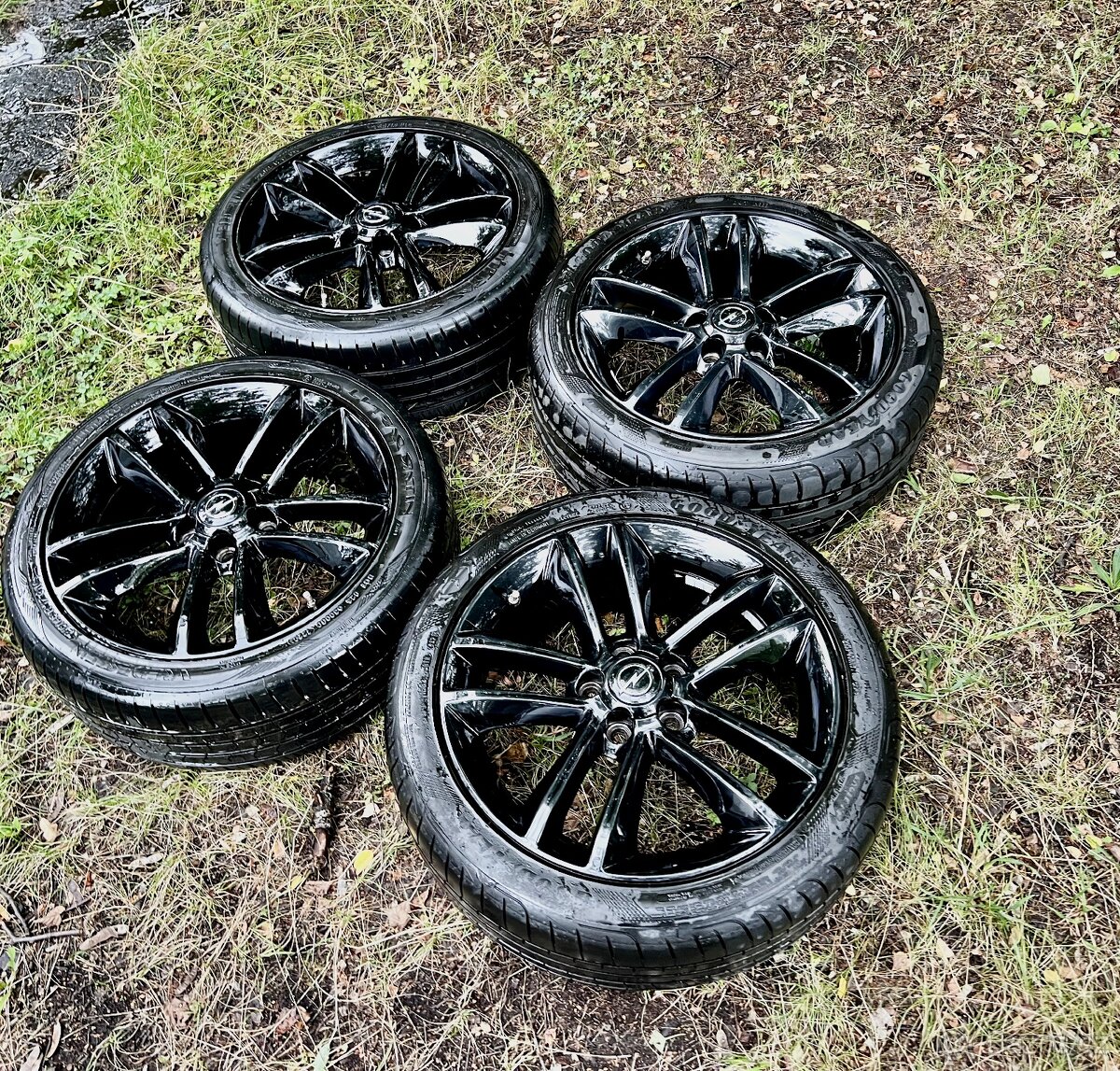 Letni kola Opel Corsa 5x110 R17 215/45 ET44
