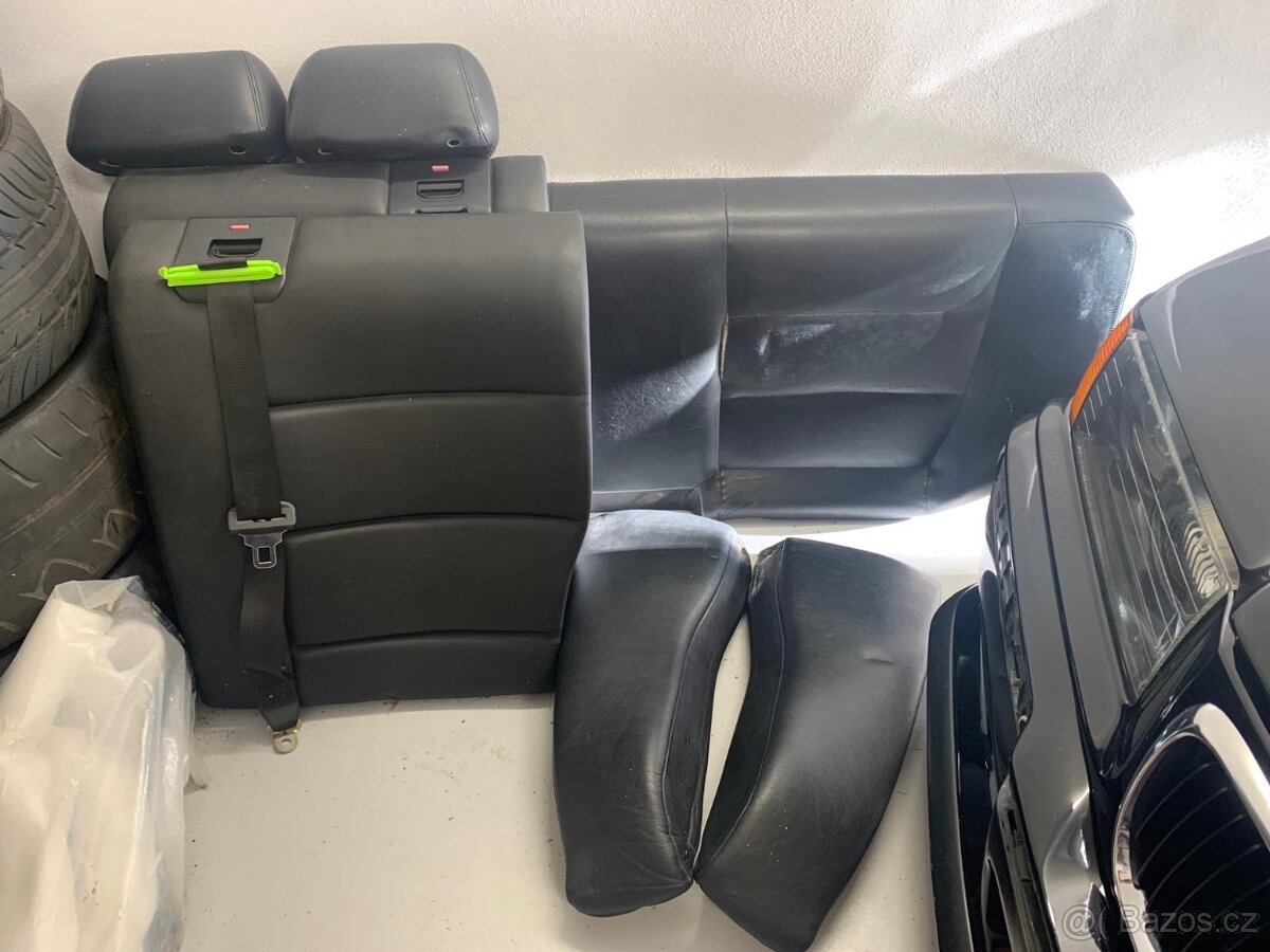 BMW E36 kupé zadní sedačky