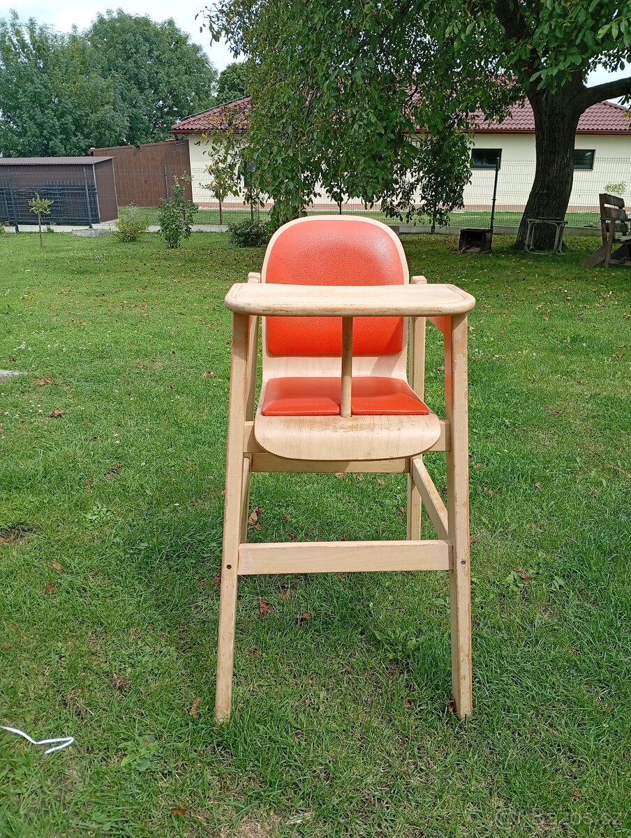 Dětská jídelní židlička