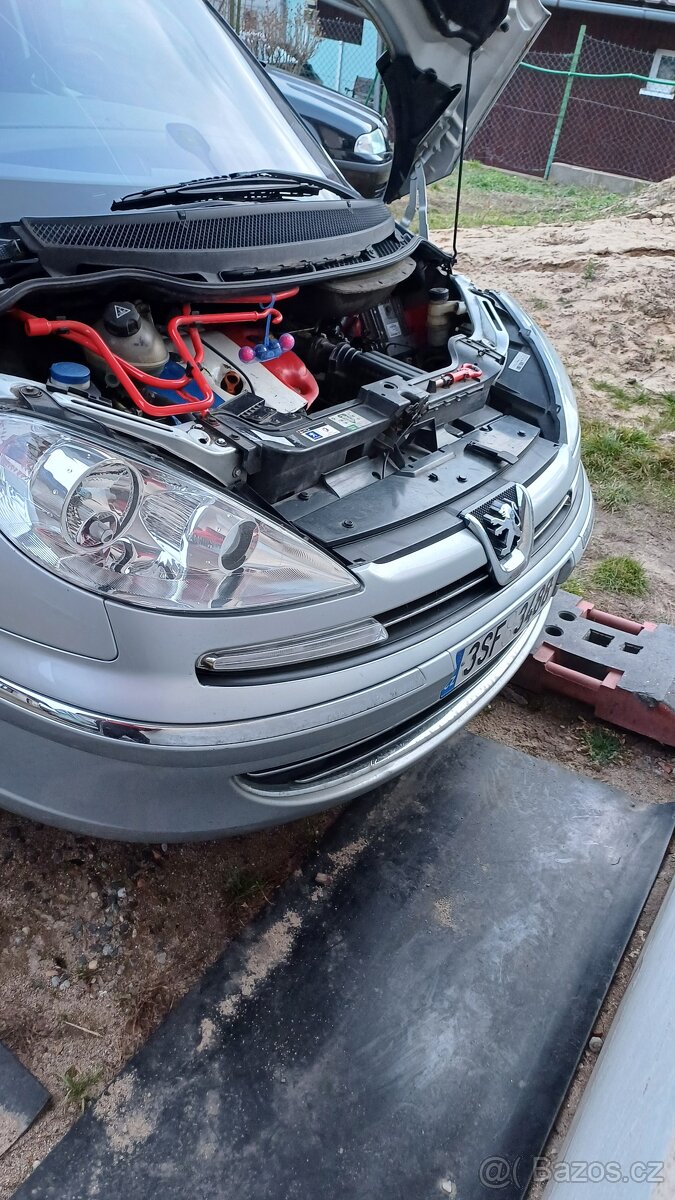 Peugeot 807