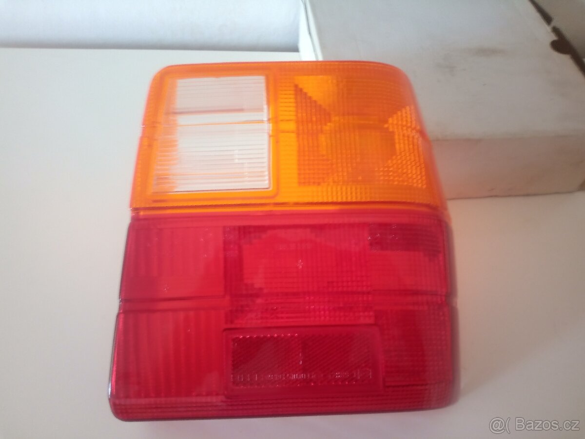 FIAT UNO Mk1 zadní kryt skupinové svítilny blinkr nový