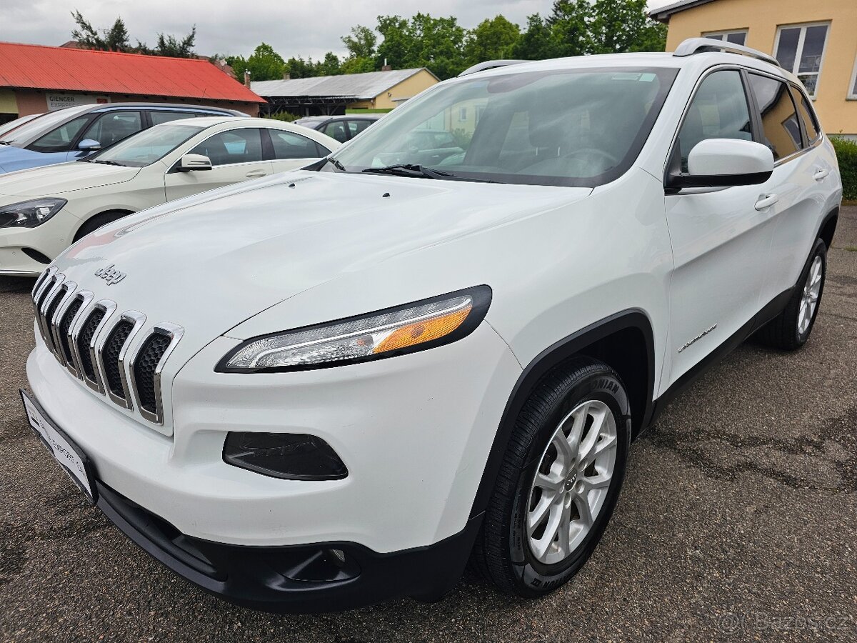 JEEP CHEROKEE 2016 3.2 V6 202kW LATITUDE,NAJETO 100 000KM