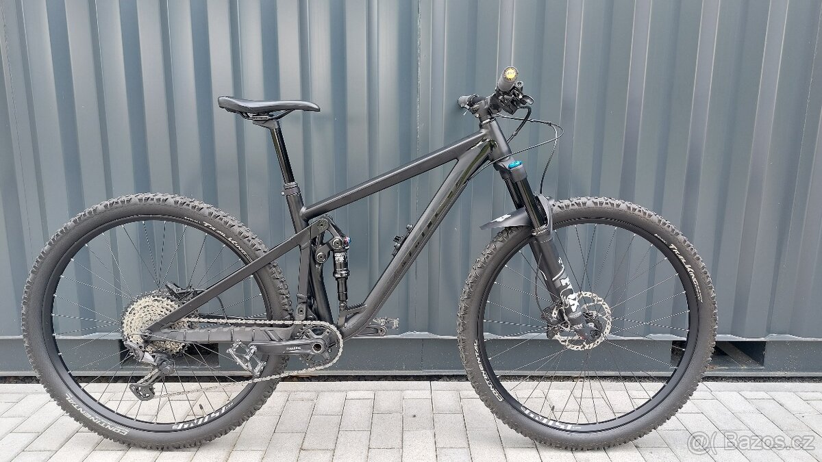Ghost riot trail vel.M