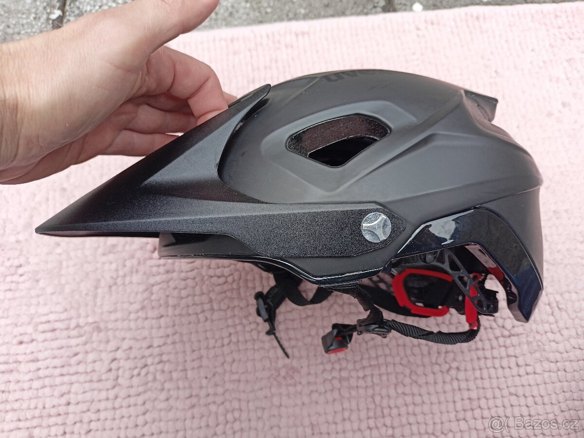 Cyklistická helma Uvex Access