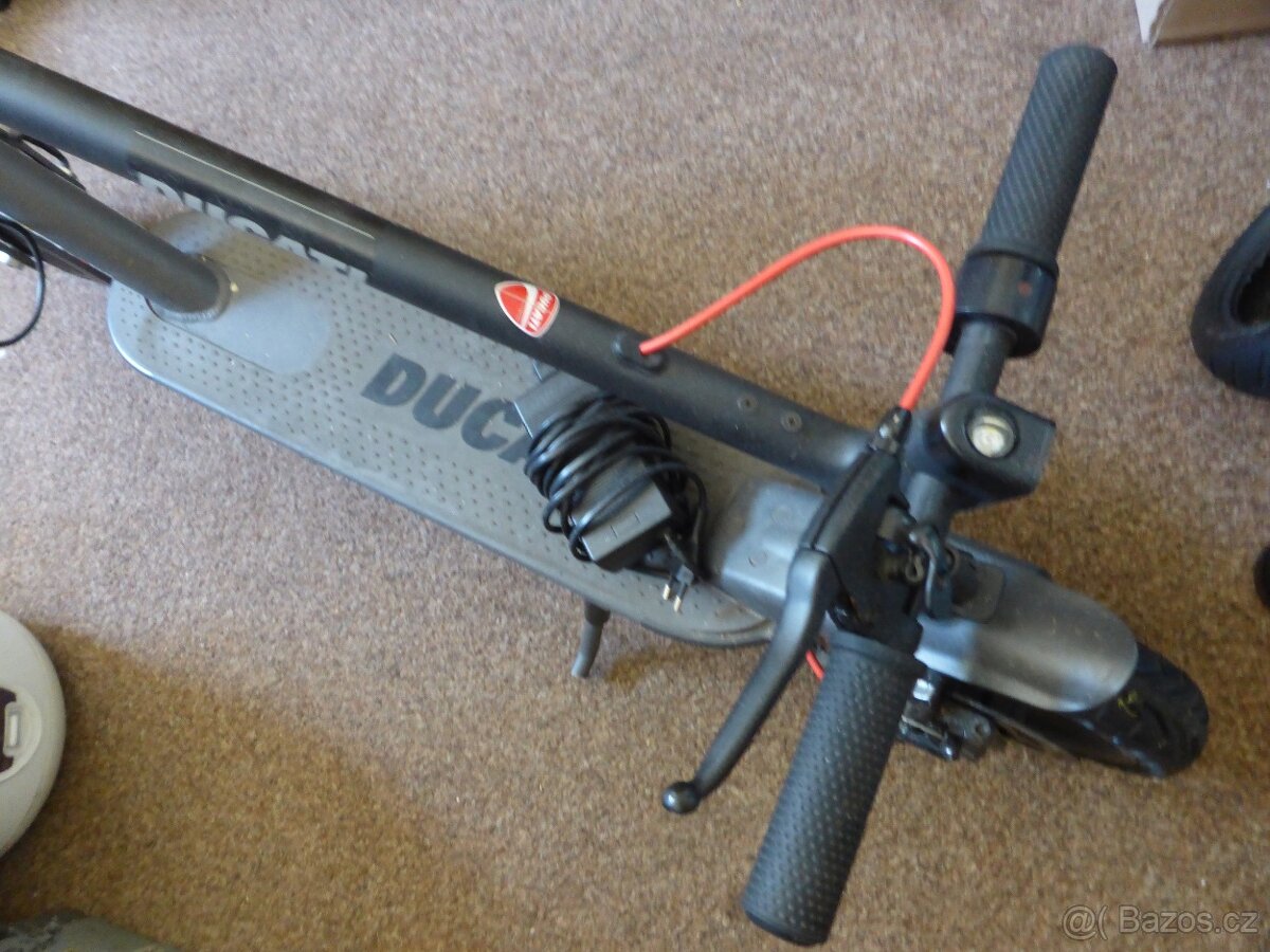 Elektro koloběžka Ducati pro evo I