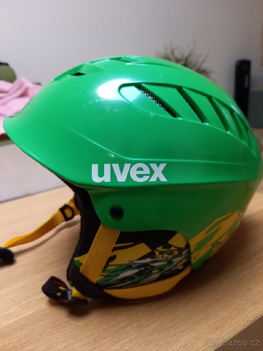 Dětská přilba na lyže UVEX