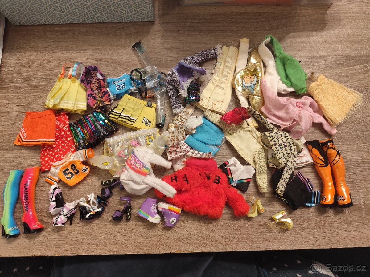 Velká sada doplňků pro RH panenky