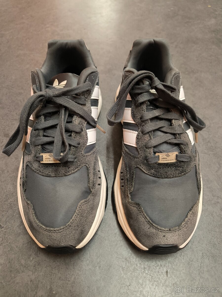 Tenisky Adidas Retropy F90, vel. 42,5