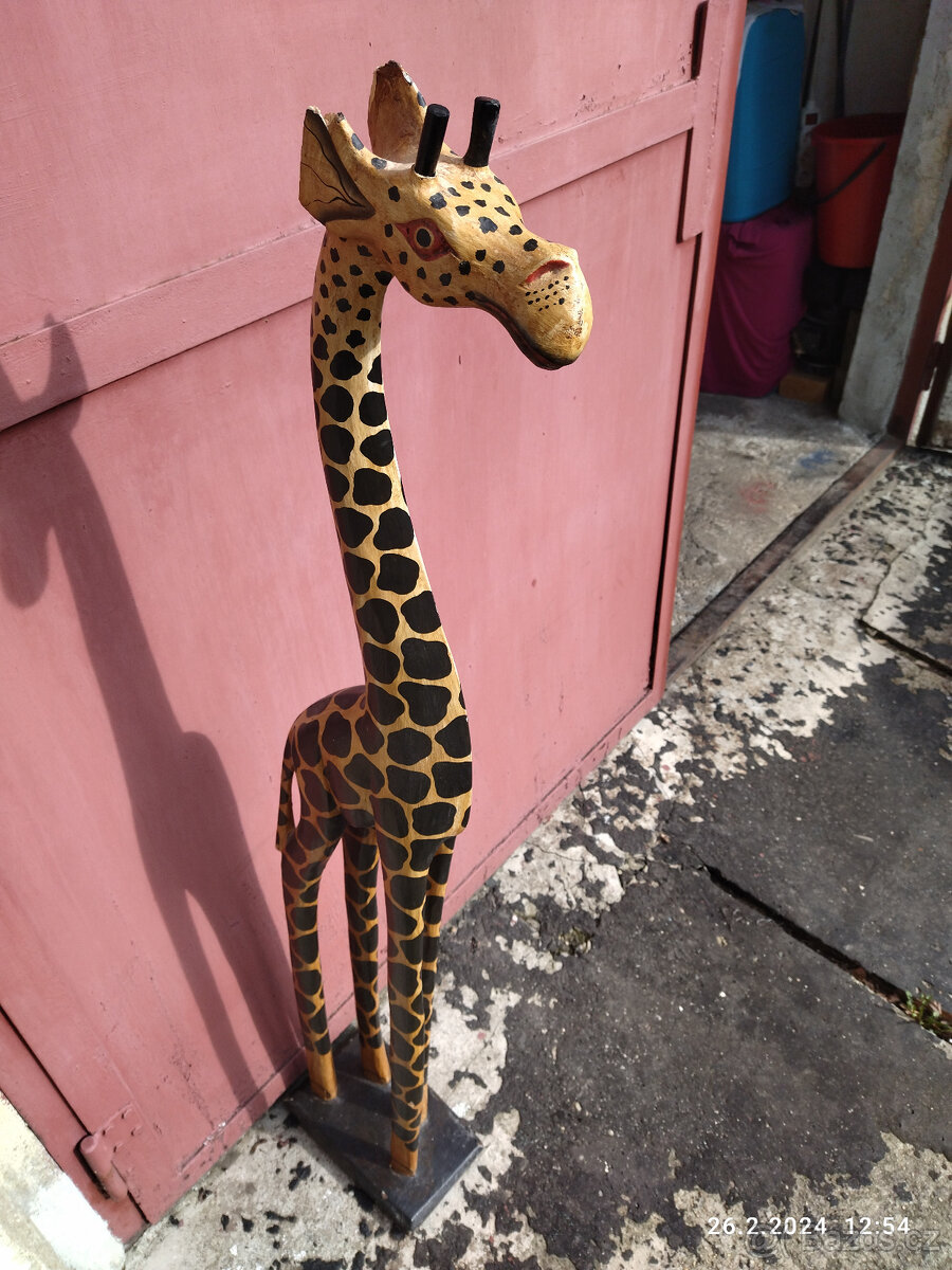 Žírafa dekorativní 123 cm.