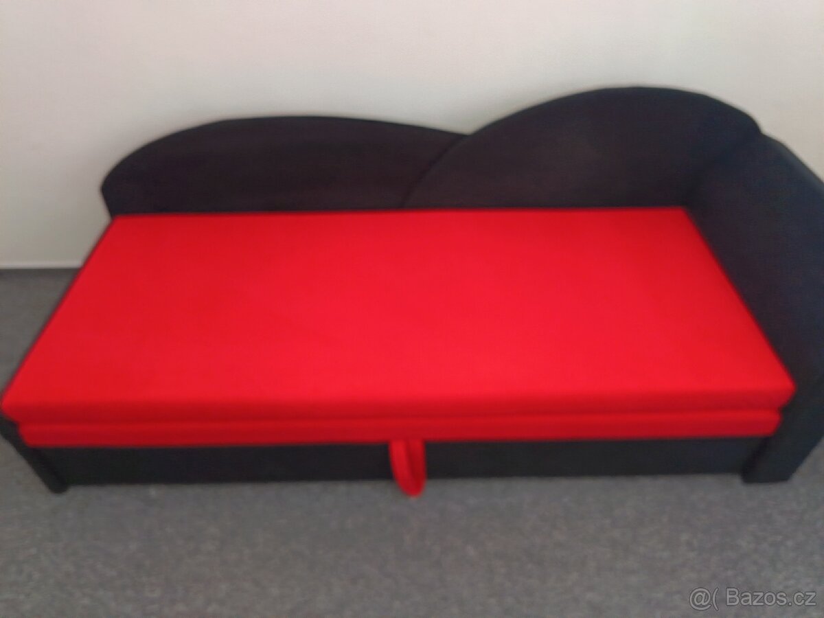 Rozkládací postel s úložným prostorem