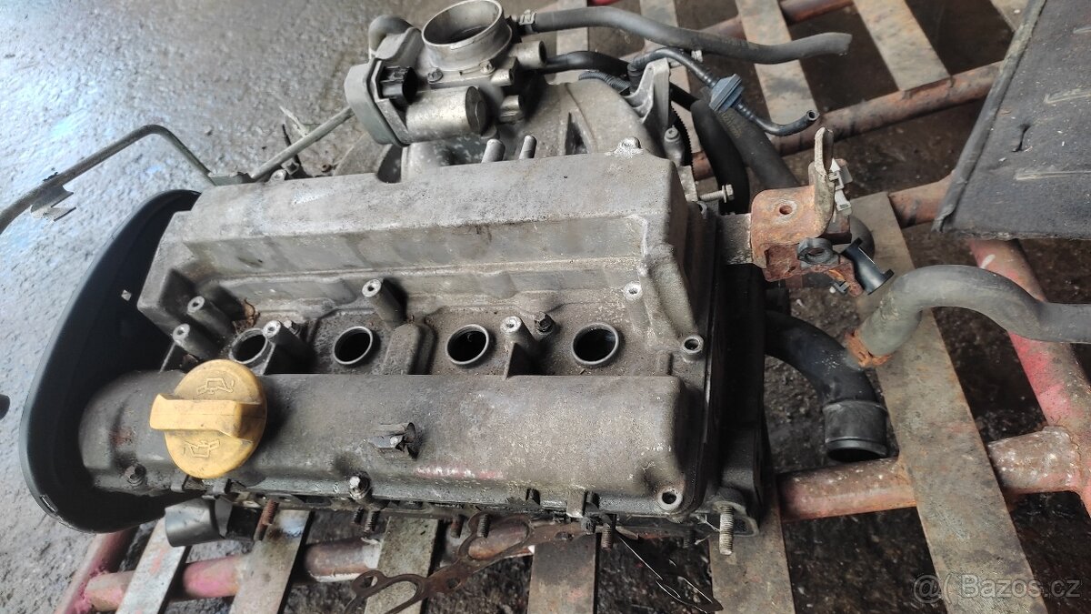 Hlava motoru Z18XE, X18XE1