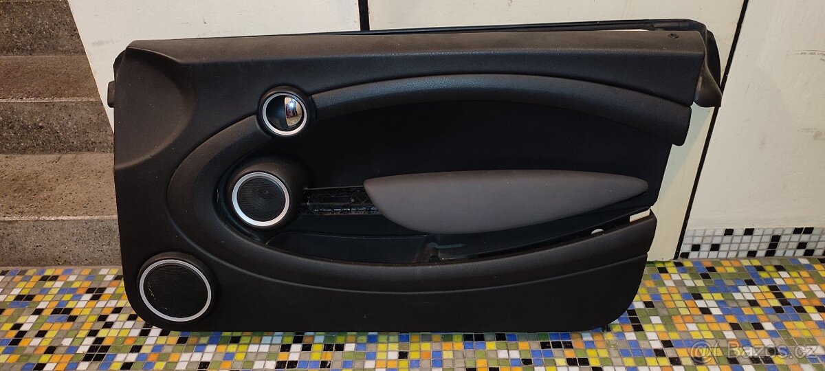 Mini Cooper R56 pravá kompletní stahovačka tapec sklo