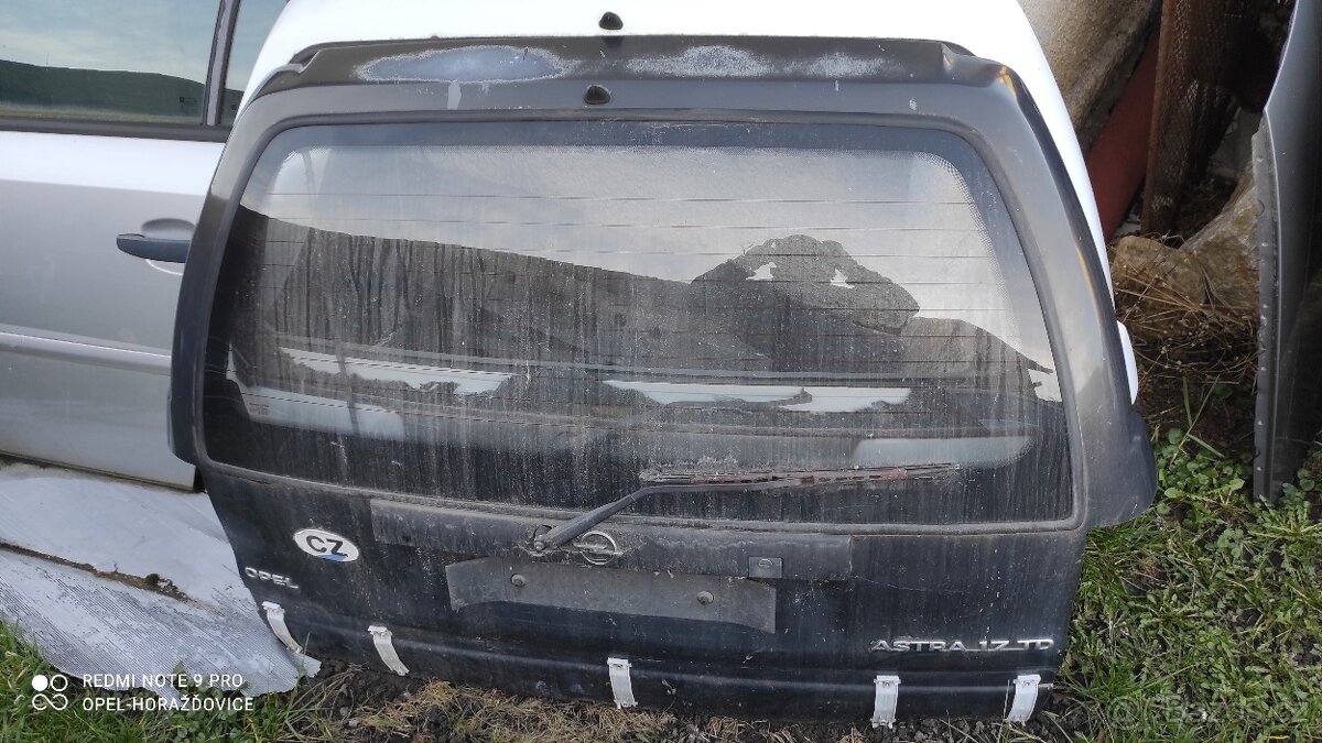 Páté dveře na Opel Astra F combi