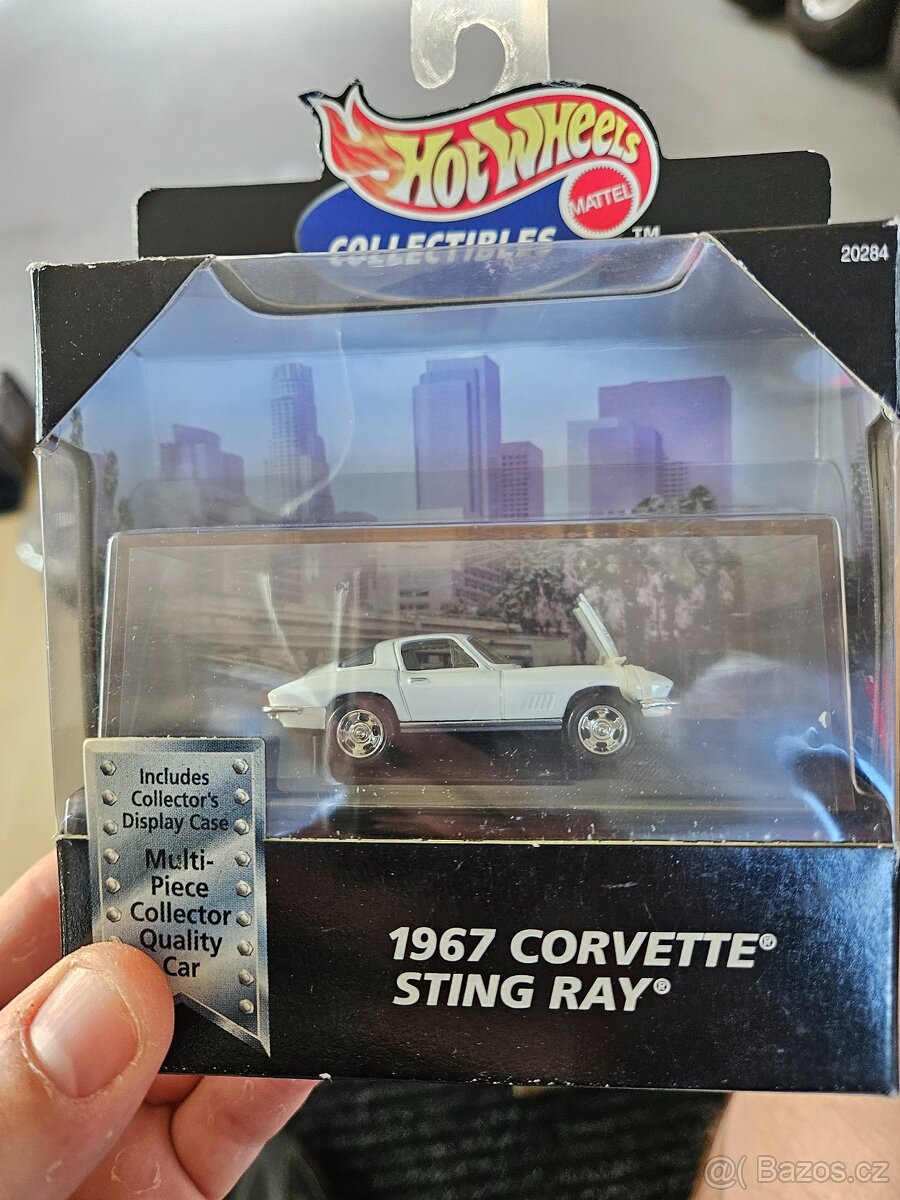 Hot wheels colectibles.