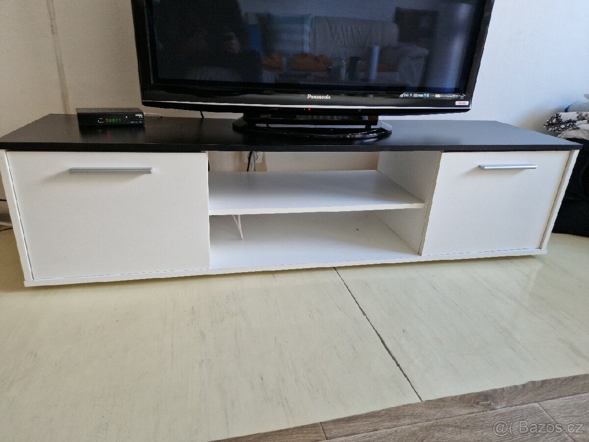 Televizní stolek