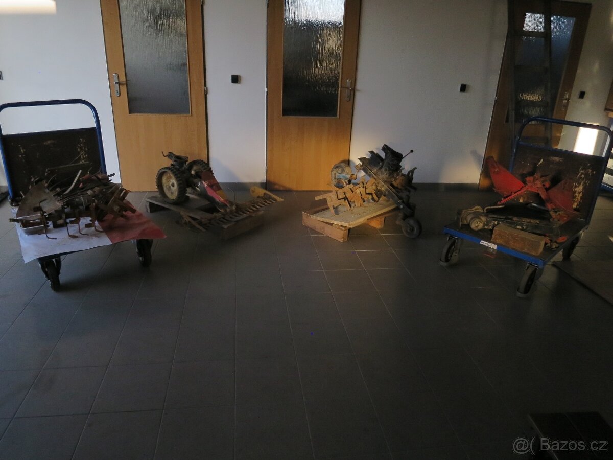 VARI za MOPED.