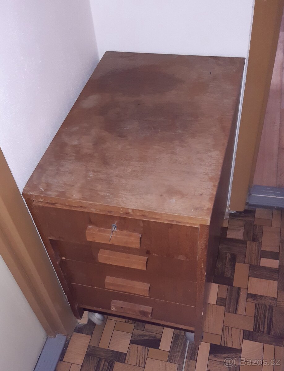 Starožitný šuplíkový kontejner