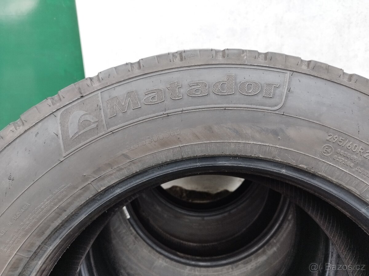 Pneu 295/60 R 22,5