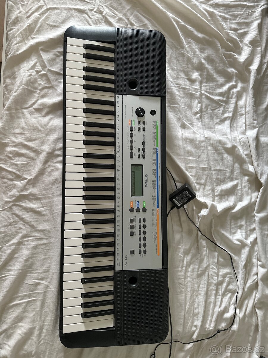 YAMAHA klávesy