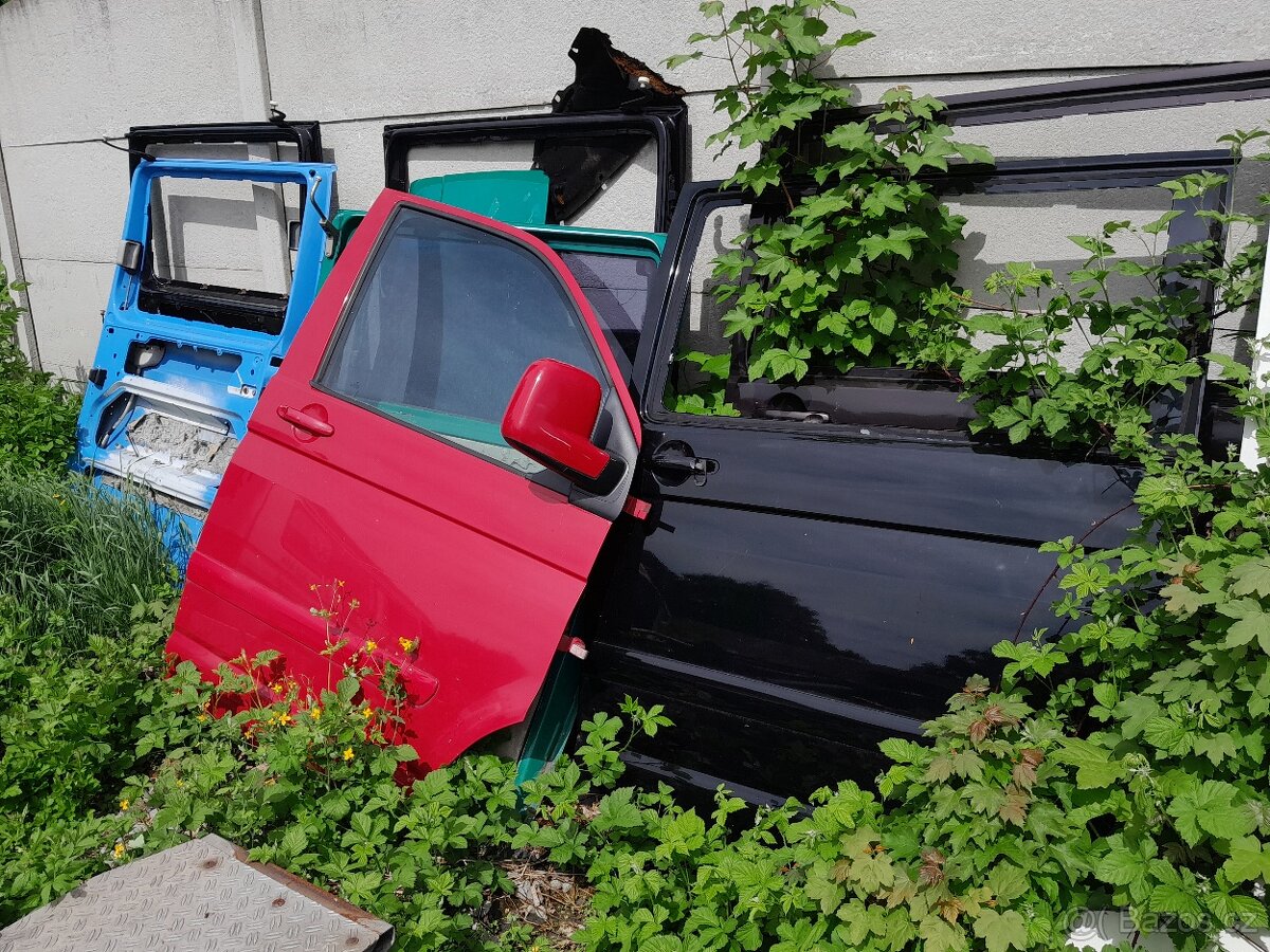 VW T5 přední dveře červené+zrcátko