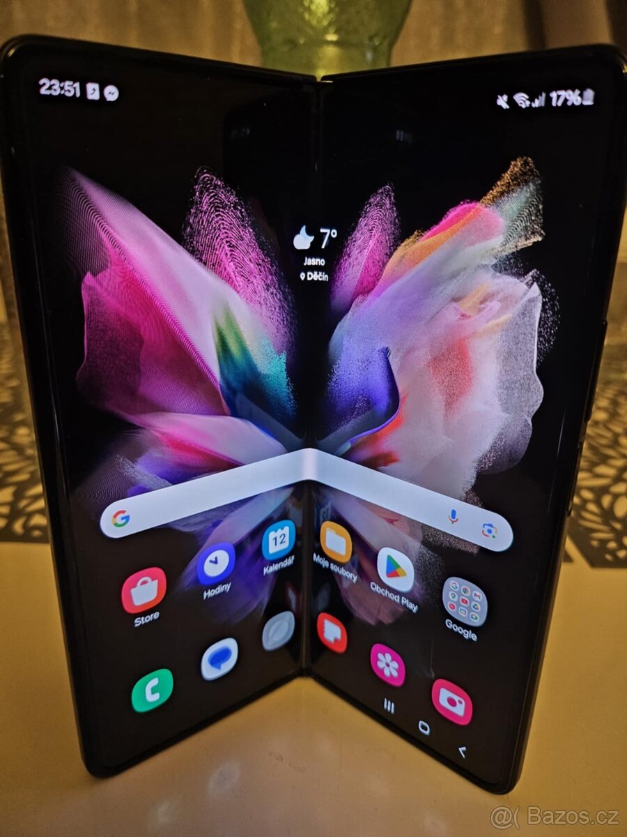 Vyměním Galaxy Z Fold 3 12/256 v krásném stavu plně funkční