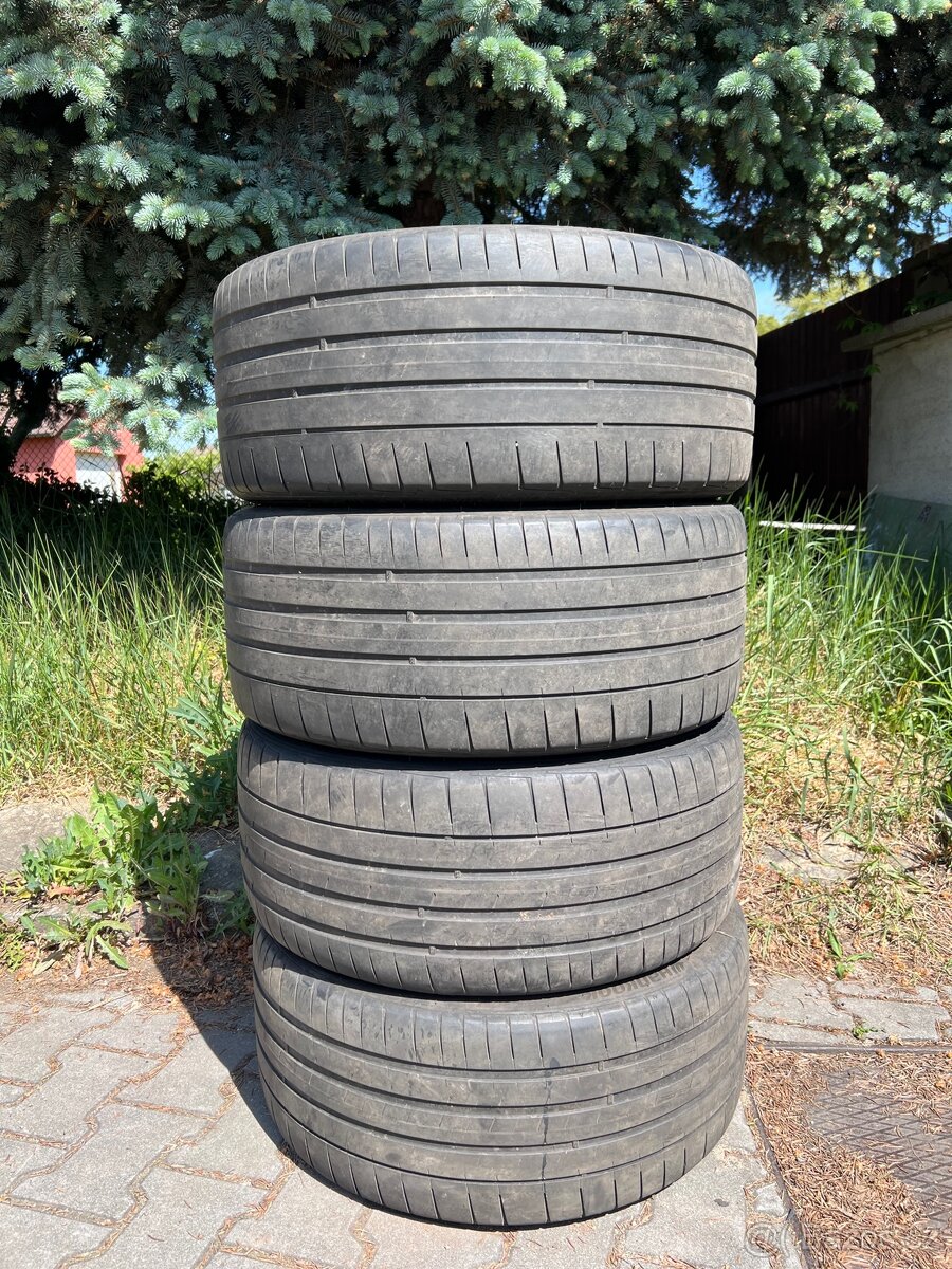 Pneu Hankook 255/35/20