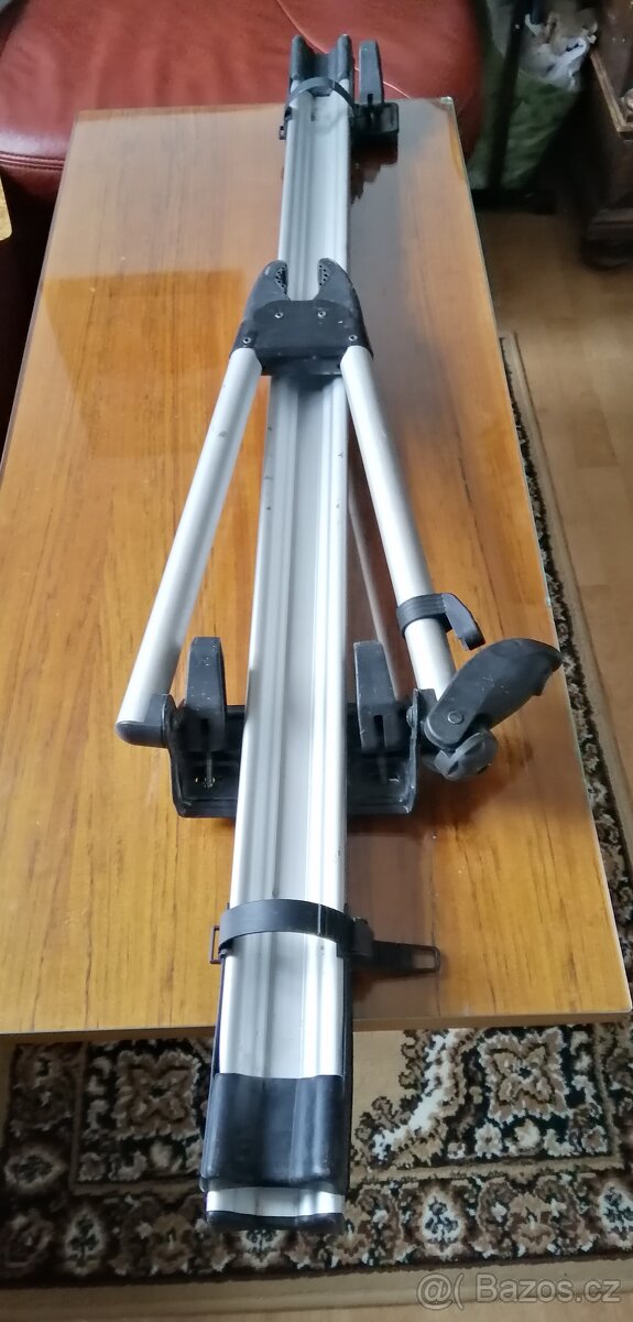 Nosiče na kola 2x Thule + 1