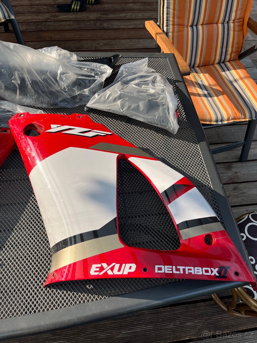 Plasty na YAMAHA R1 rv 2001
