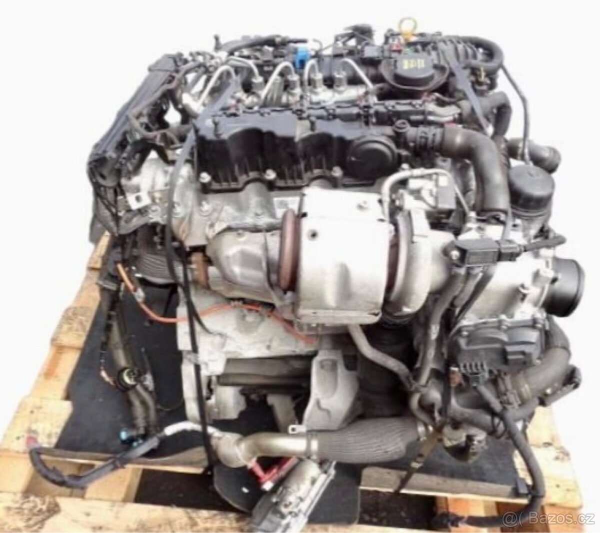 Poškozený motor Jaguar F-Pace 204DTD