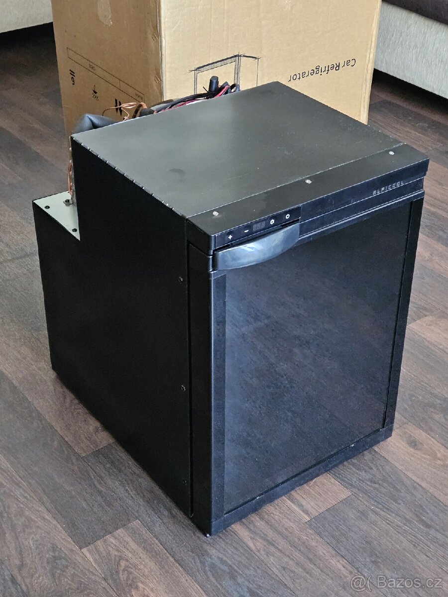 Vestavná kompresorová autochladnička 50L 12V a 24V