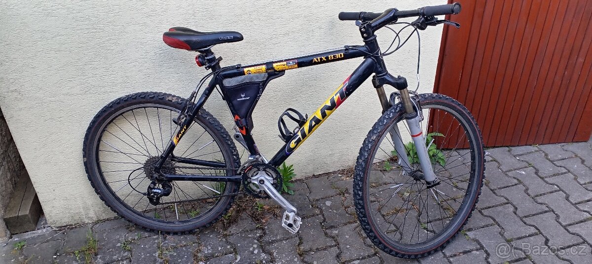 Horské kolo giant 19,5 vel.