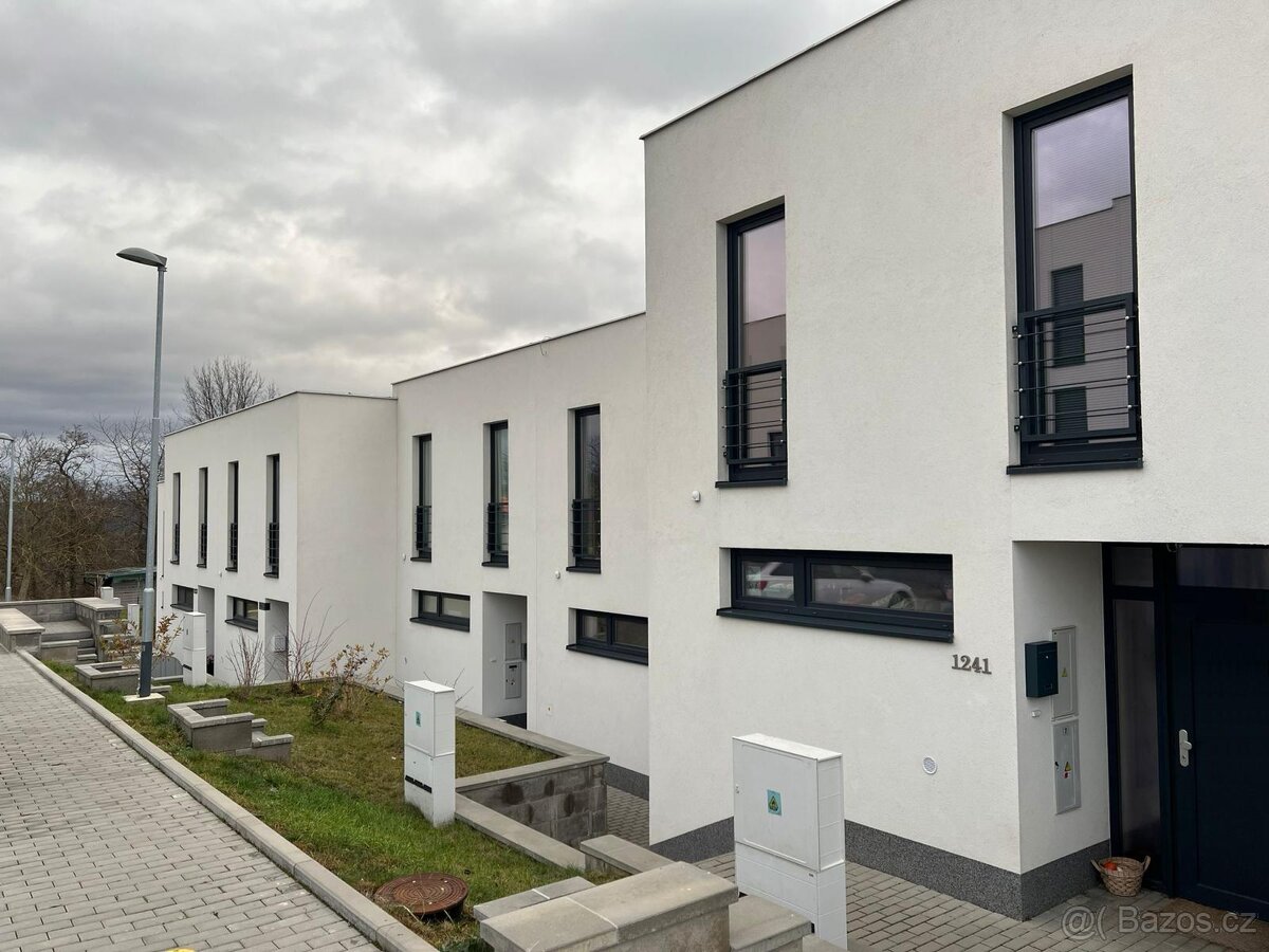 Pronájem novostavby rodinného domu 4+kk v Bučovicích