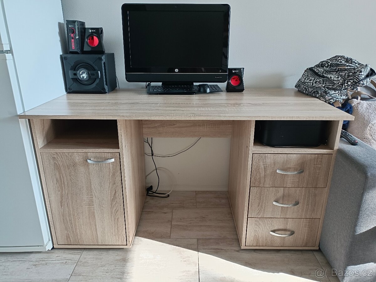 Psací stůl