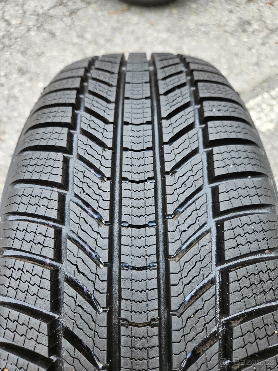 Zimní pneu Continental TS870 215/55 R17
