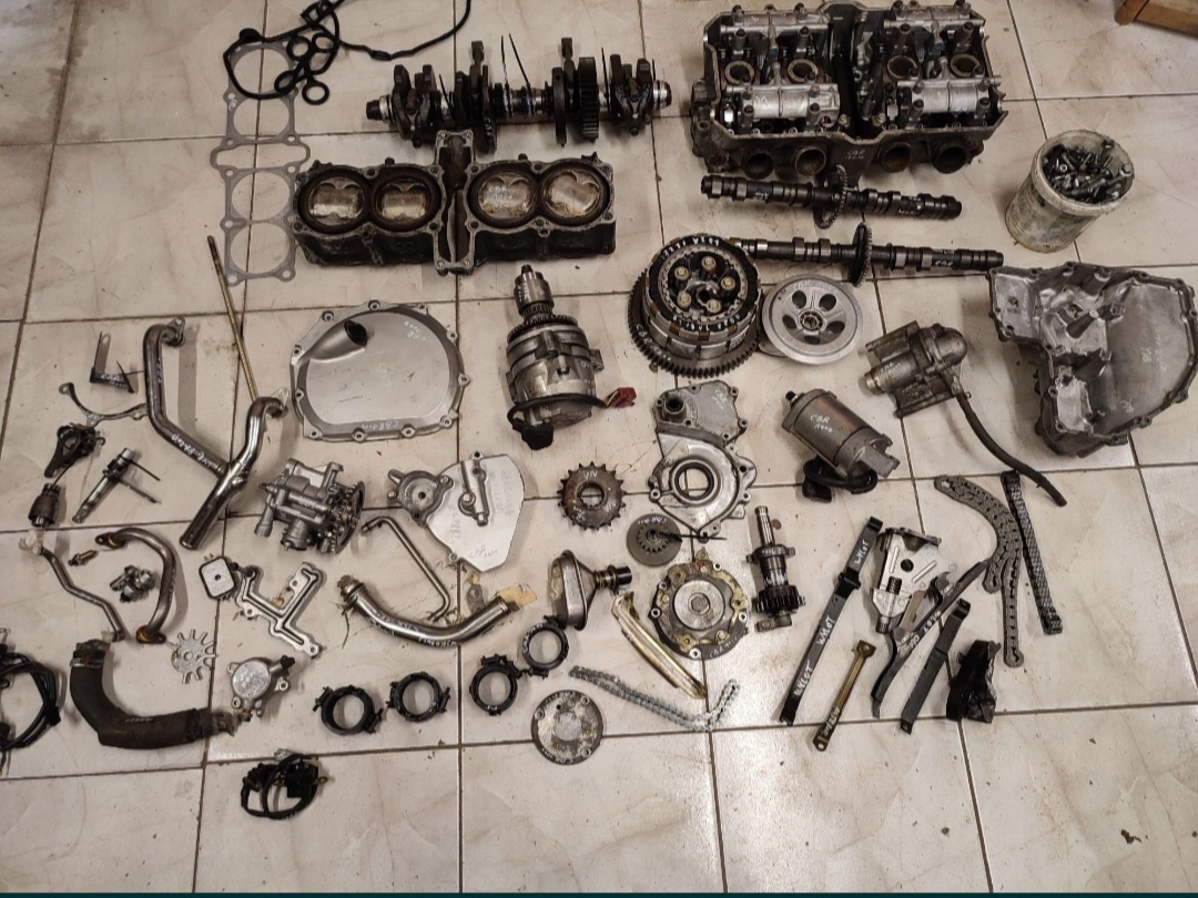 Díly motoru Honda CBR 1000 F