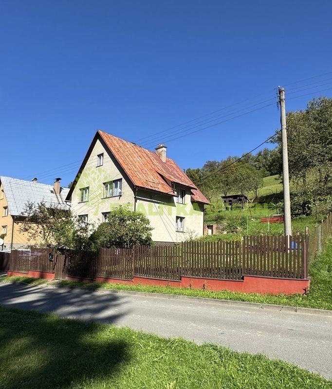 Prodej podílu 6/8 RD Vsetín, ul. Dlúhé, CP 992 m2