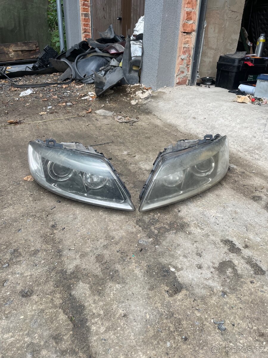 Audi Q7 4L Bi Xenon světla