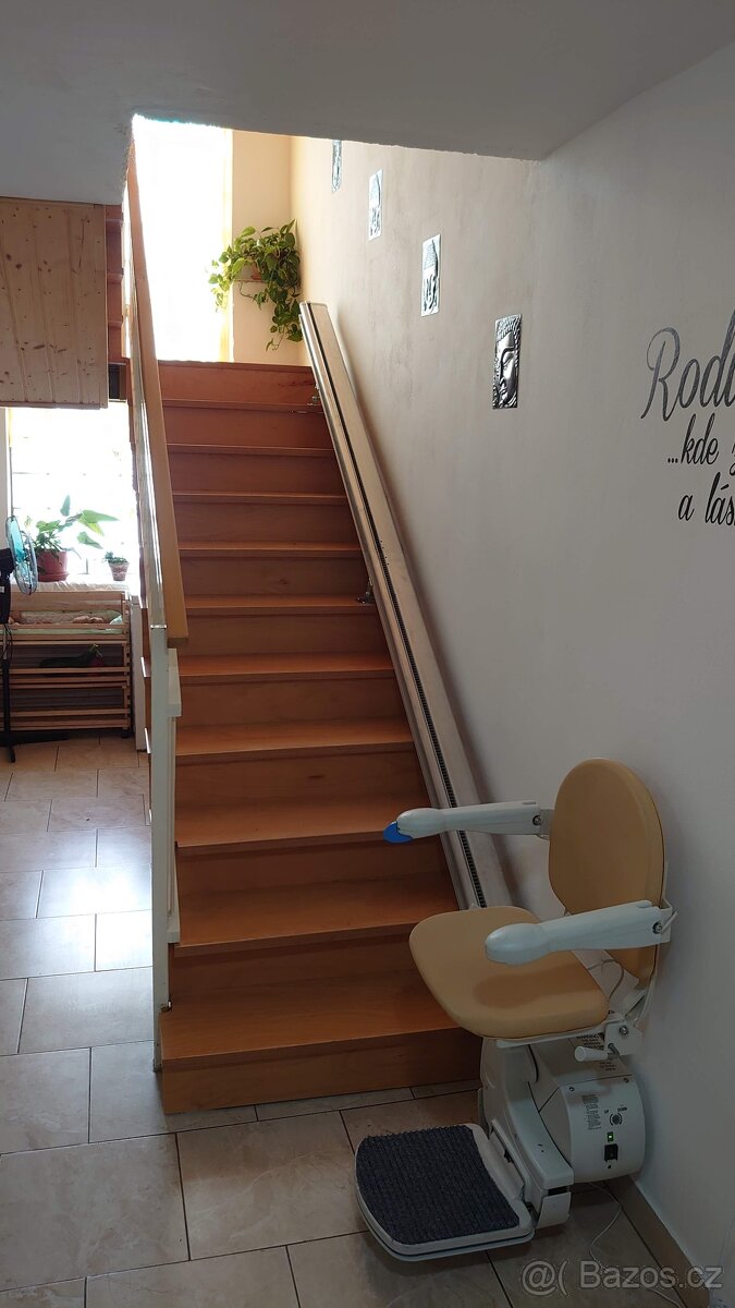 Schodišťová sedačka schodolez Handicare 950 REZERVOVÁNO