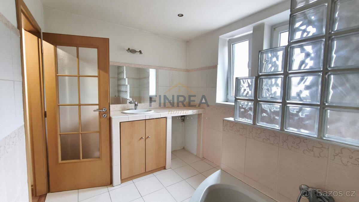 Prodej bytu 2+1 s půdní vestavbou, 104 m2, OV, ul. Podkrušno