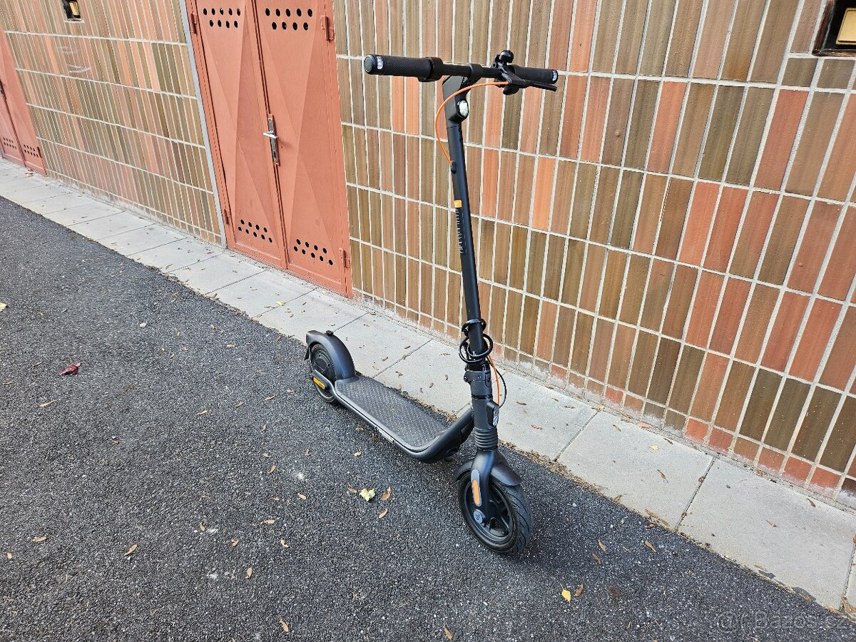 Elektrická koloběžka Ninebot KickScooter F2 Pro E by Segway