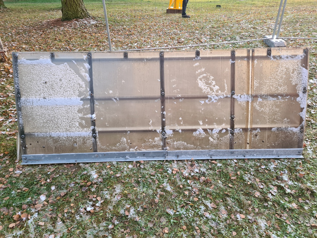 Stříška nad vchod/balkon z polykarbonátu